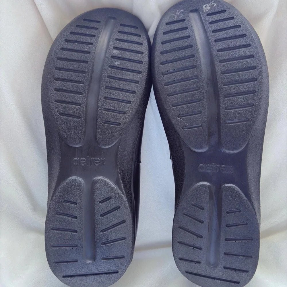 Aetrex black leather